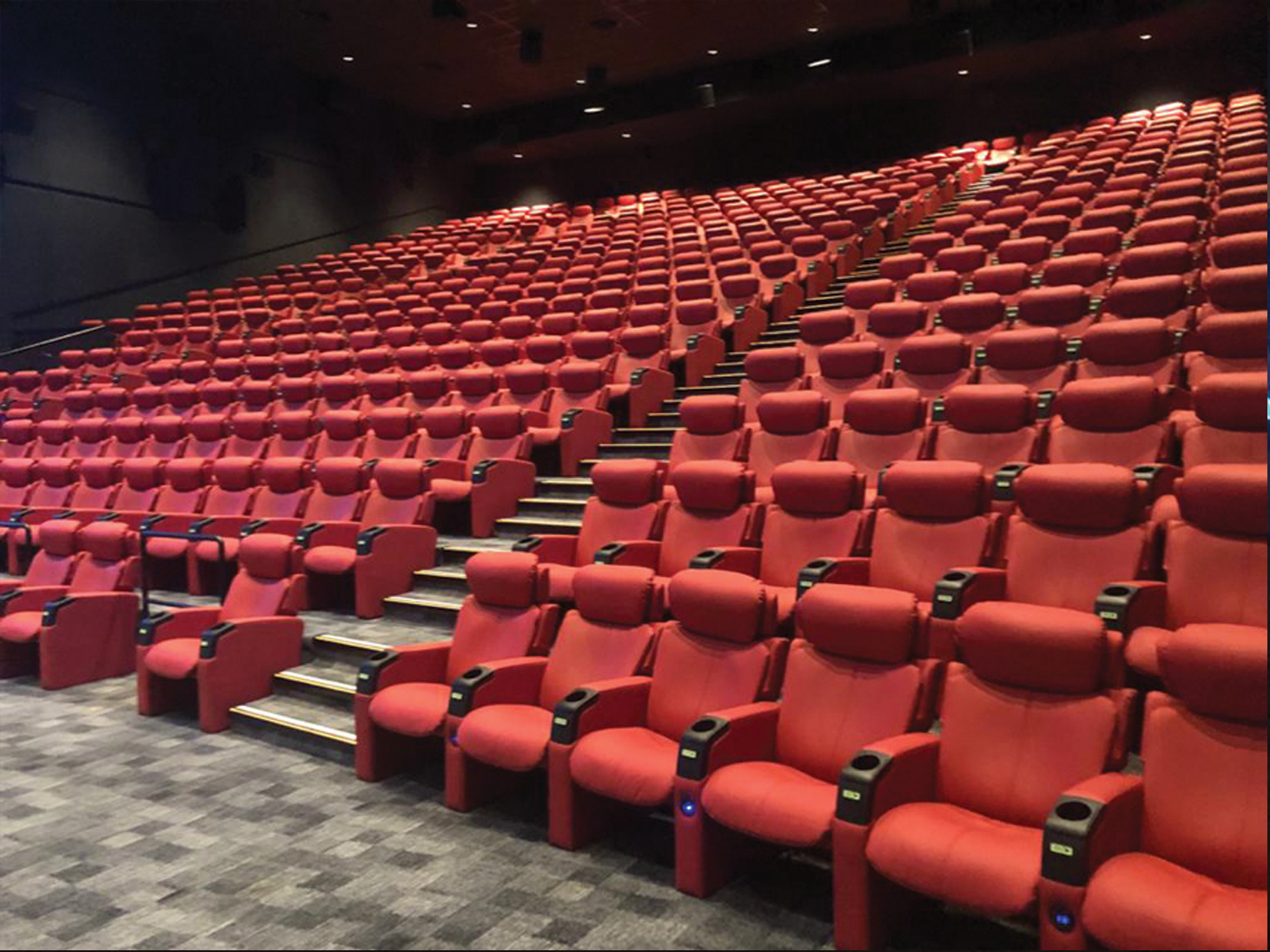 إنشاء سينما متكاملة داخل المول